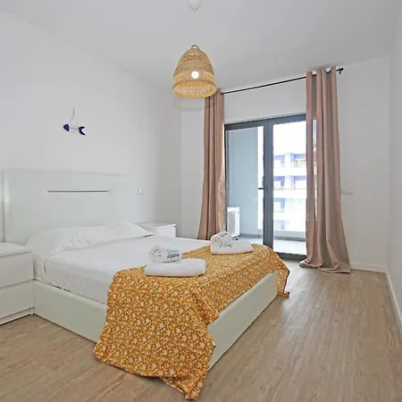 Apartment B24 - Terrace Quintao In